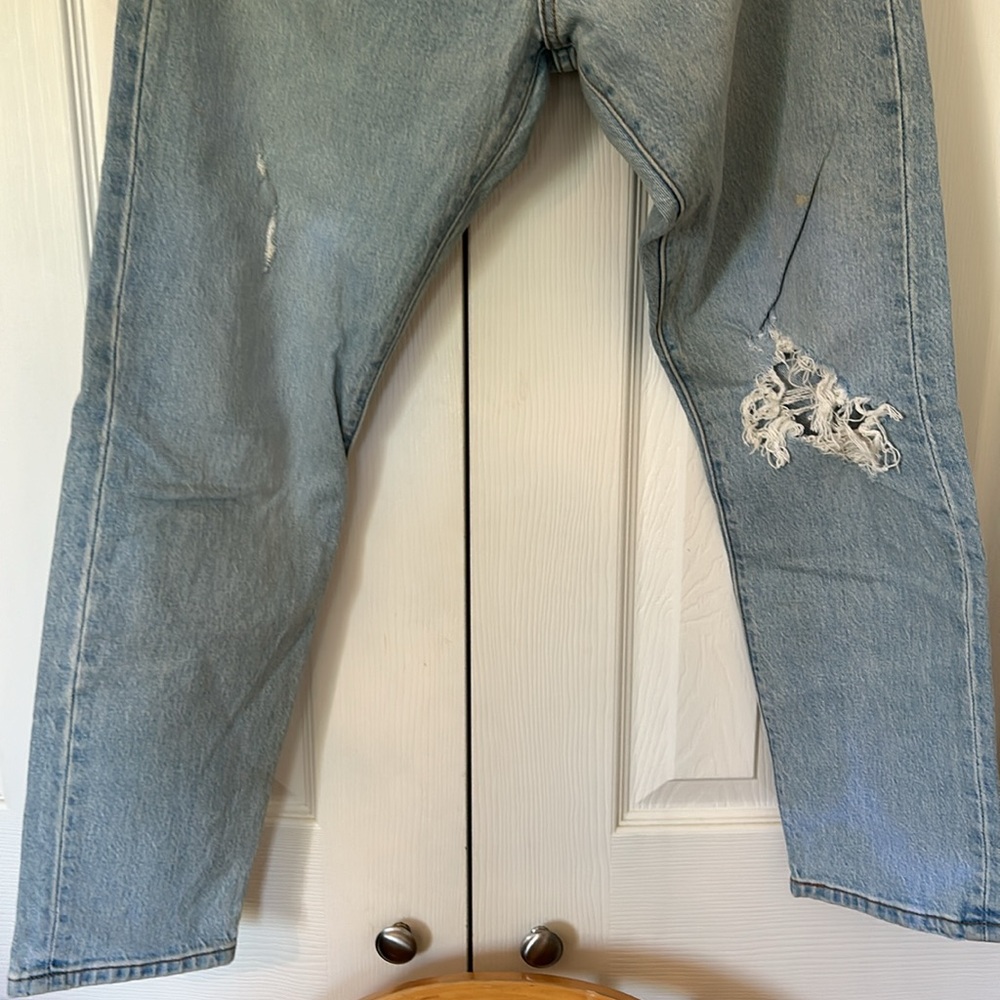 Levi’s 501 skinny with distressing - Picture 5 of 7